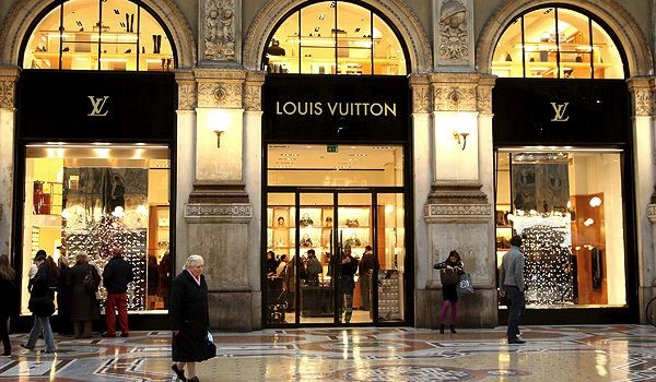BUS 365: Louis Vuitton Marketing Summary by Mikayla Gempp
